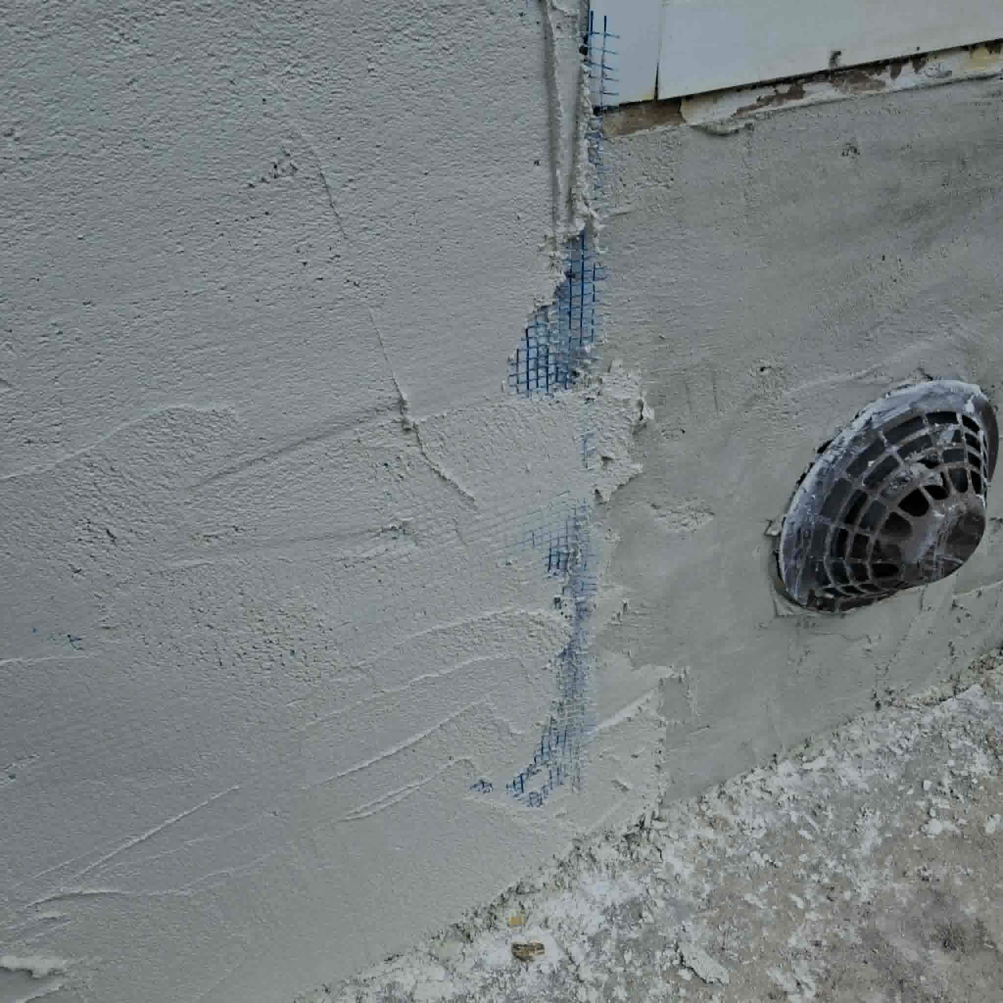 Vizes fal szárító vakolat előtt — kiindulási állapot (referencia 2)